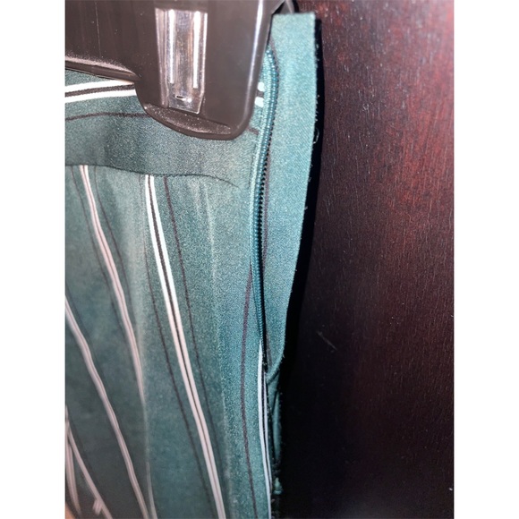 Dynamite Heidi High Rise Belted Pant GREEN/STRIPES - Picture 5 of 5